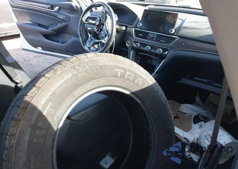 2019 Honda Accord Hybrid Touring z USA, uszkodzony, nr VIN 1HGCV3F99KA010448